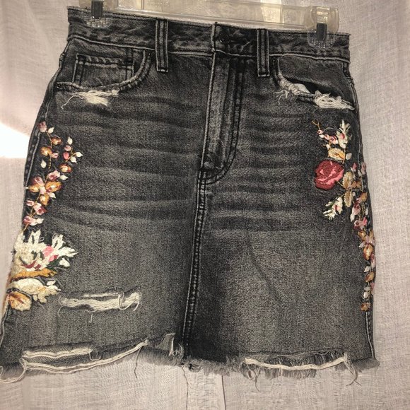 Abercrombie & Fitch Dresses & Skirts - Abercrombie and Fitch Dark Denim Floral Skirt
